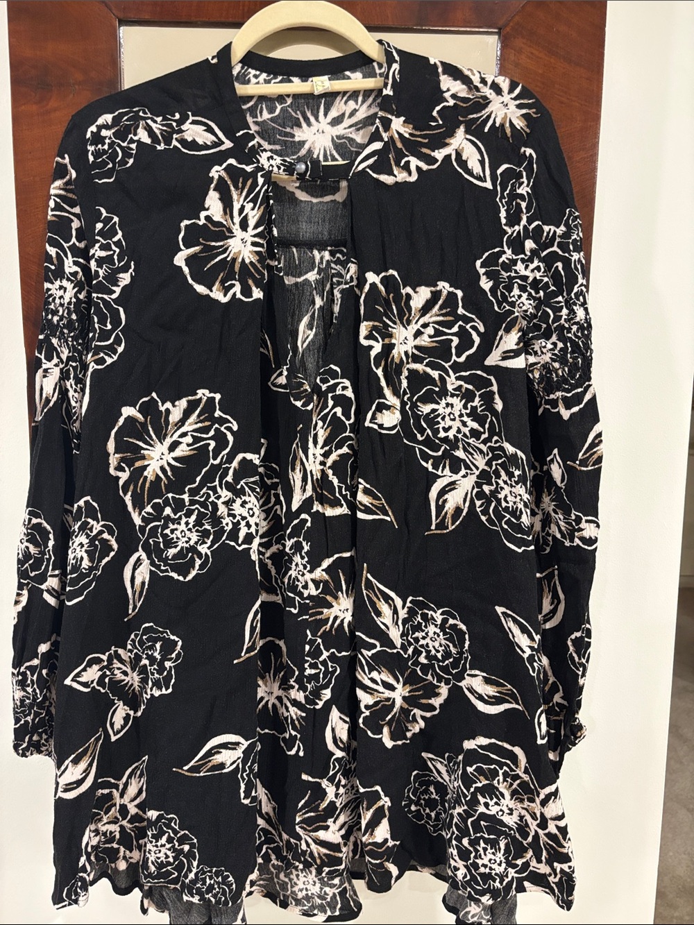 Free People original LS  treeswing black /cream Floral Open-Front Tunic XS